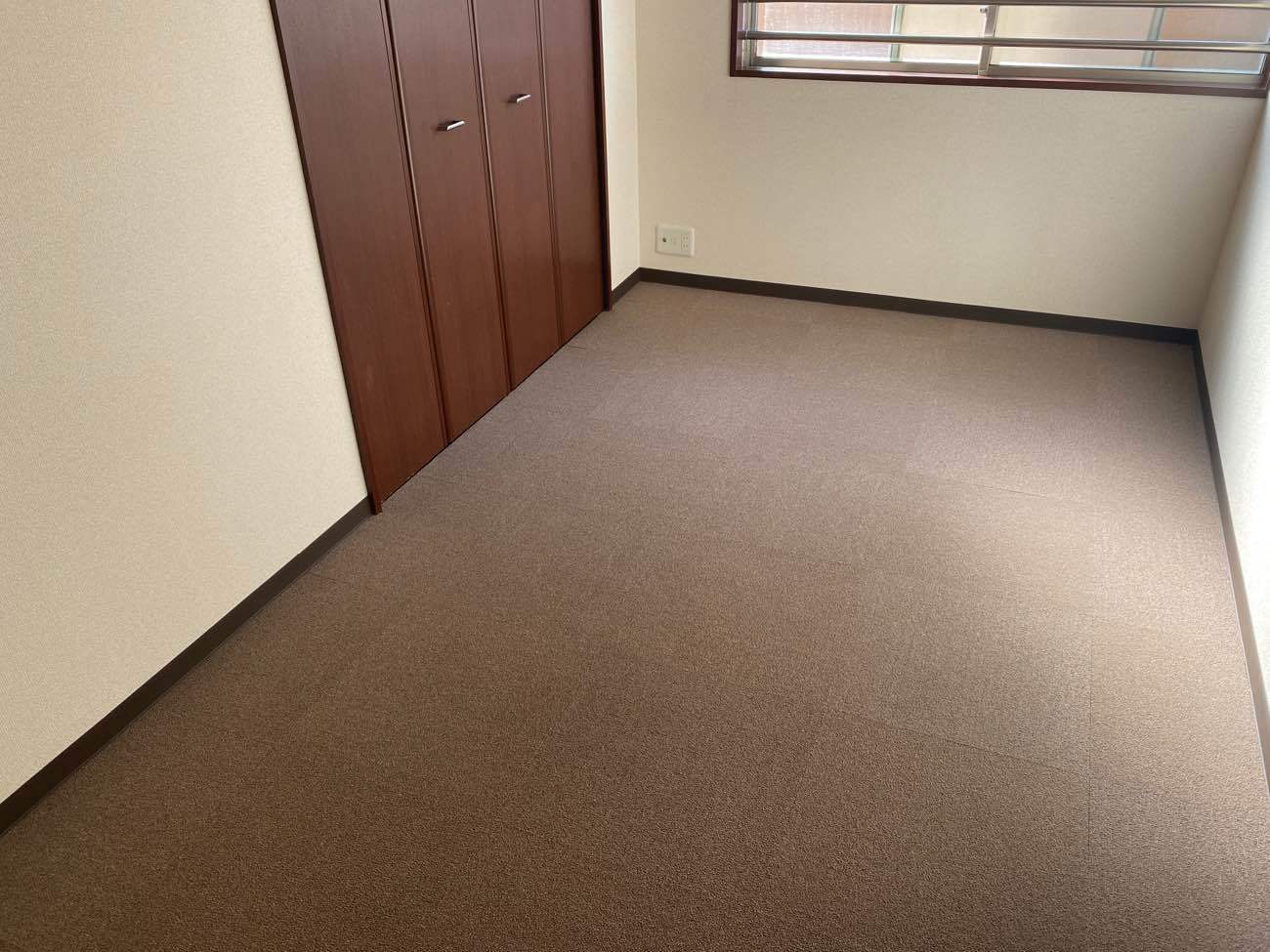愛知県あま市　タイルカーペット張替工事　施工完了