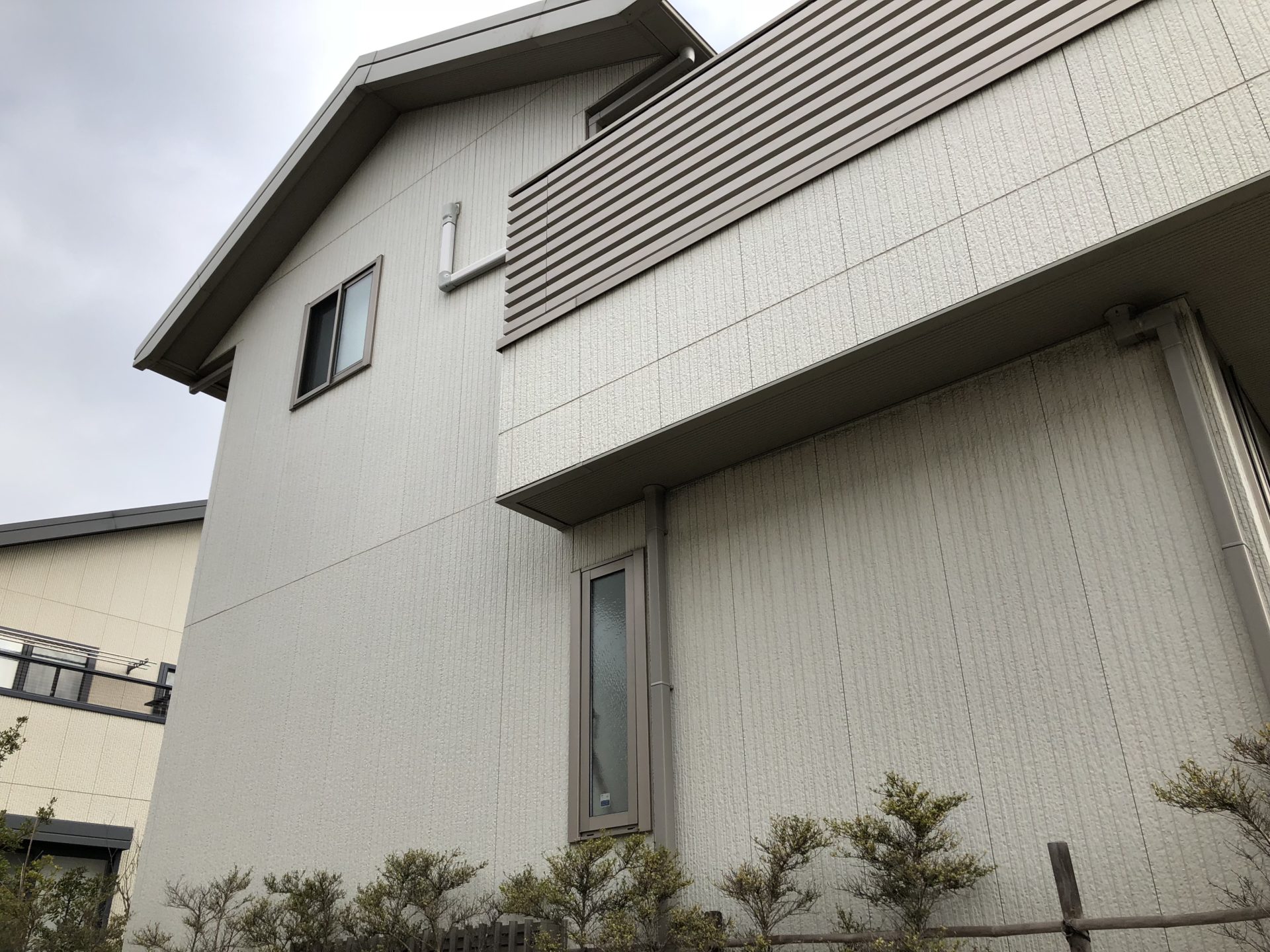 愛知県常滑市　外壁塗装　全景　施工前
