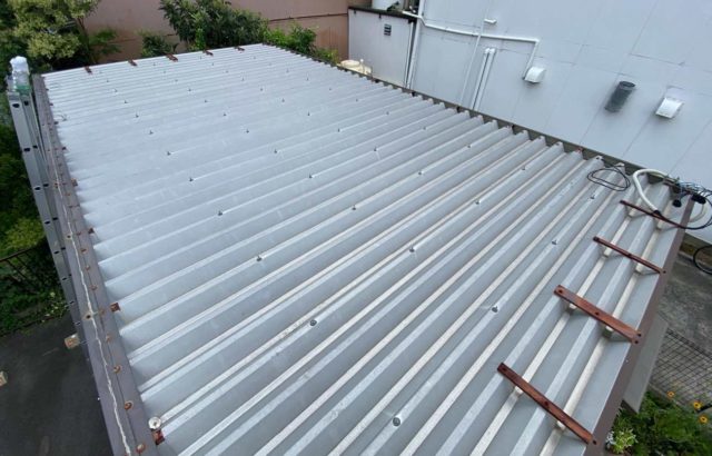 愛知県名古屋市南区　店舗サロン　折板屋根塗装　施工前