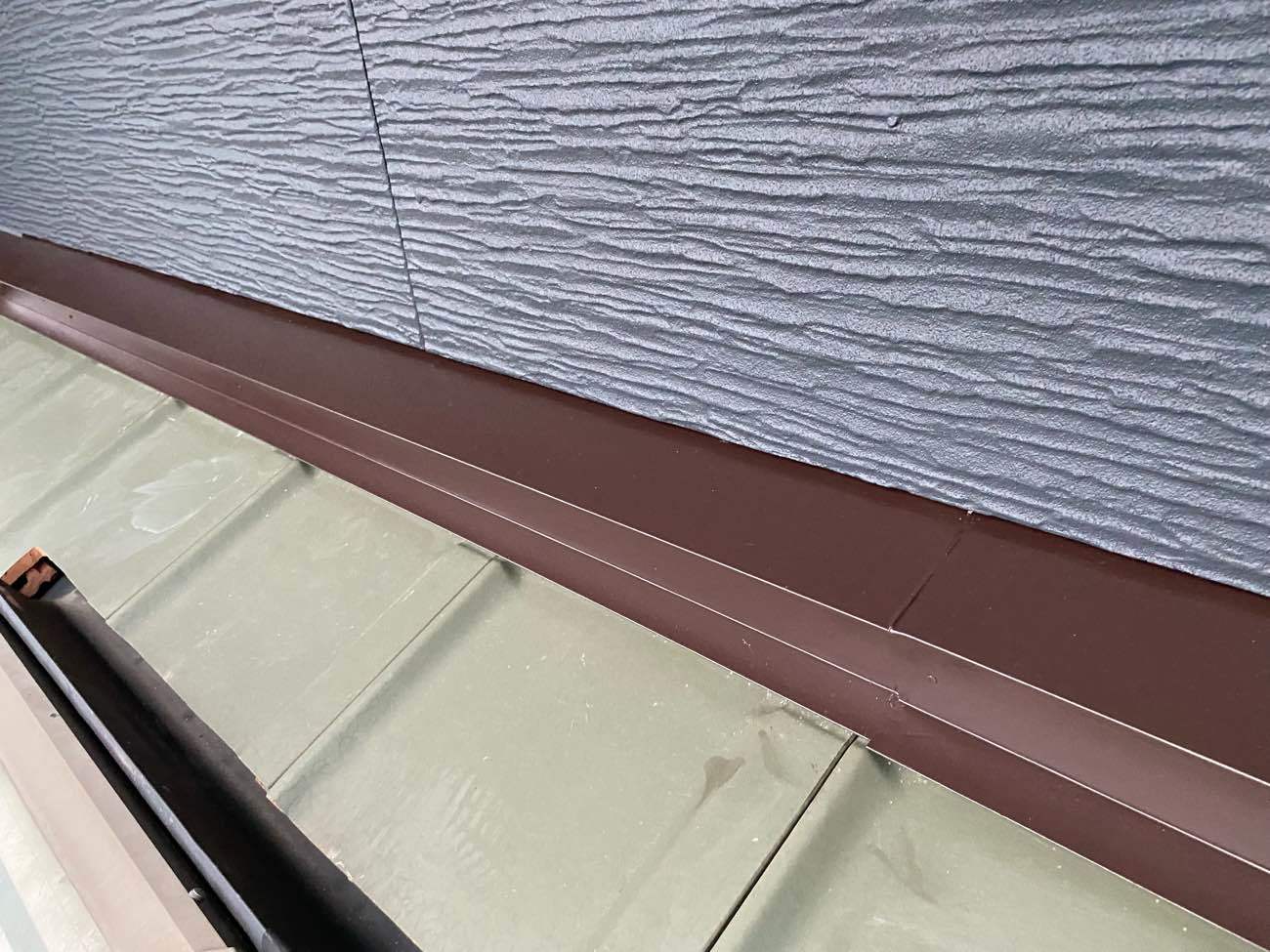愛知県海部郡大治町　下屋根水切り塗装　施工完了