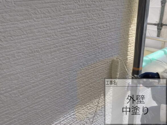外壁サイディング中塗り塗装