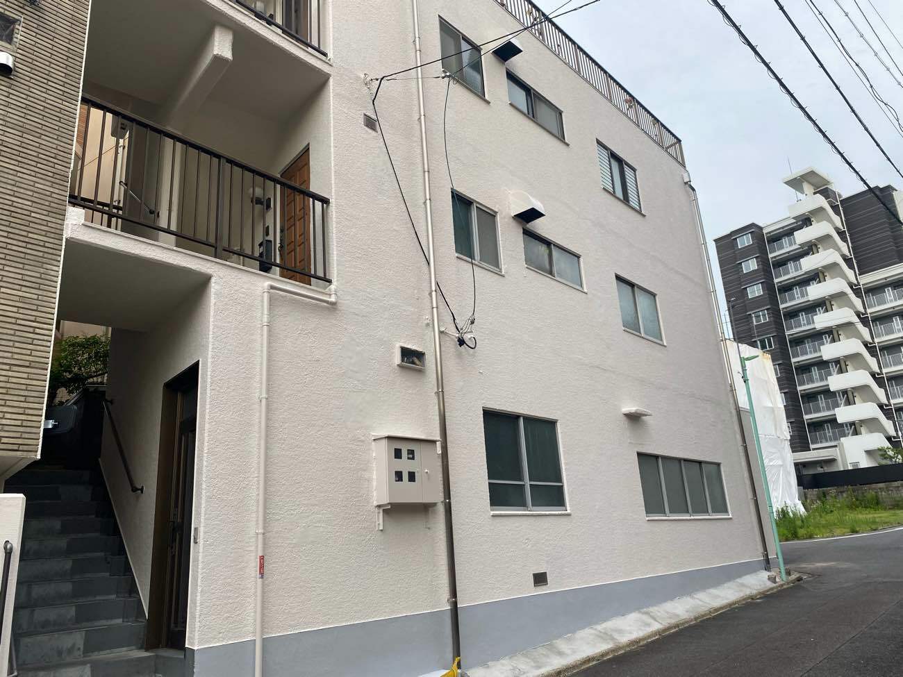 愛知県名古屋市東区　外壁塗装　全景　施工完了