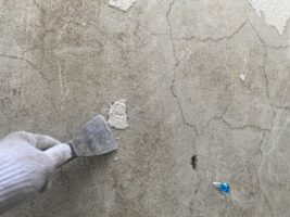 下地処理は、塗装工事を成功させるためにとても重要な作業です アートペインズ