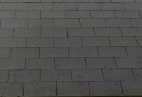 アスファルトシングルは、近年人気のある屋根材です