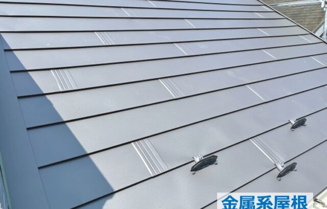 金属屋根はメンテナンスフリーと呼ばれていますが、全くメンテナンスをしなくてもいいわけではありません　アートペインズ
