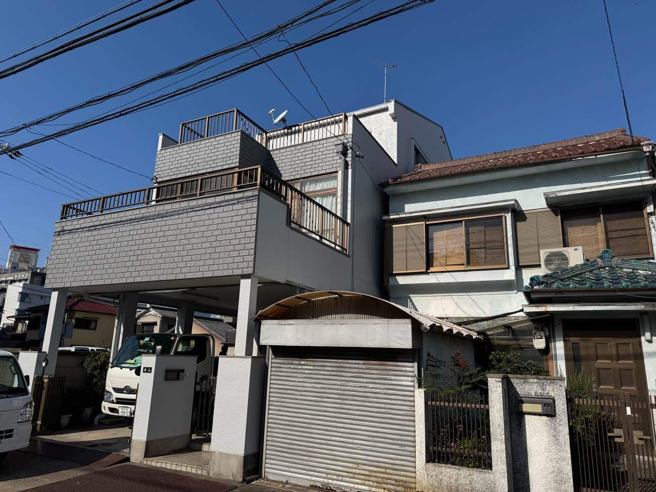 屋根塗装　ｼｬﾈﾂﾃｯｸSi　ミネラルグレイ　外壁塗装　スーパーラジカルシリコンGH　ﾊﾟｰﾙｸﾞﾚｲ　名古屋市港区　施工事例　アートペインズ　アステックペイント　施工後