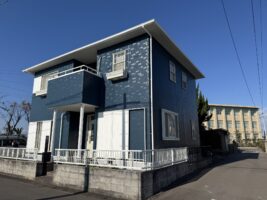 ホワイトとネイビーツートン