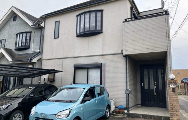 屋根塗装　ｽｰﾊﾟｰｾﾗﾝｿﾌｨｱ　ﾁｬｺｰﾙ　外壁塗装　超低汚染ﾘﾌｧｲﾝ弾性1000MS-IR　8109 ｶﾞﾙｸﾞﾚｰ　艶有　一宮市　施工事例　アートペイントズ　アステックペイント　施工前