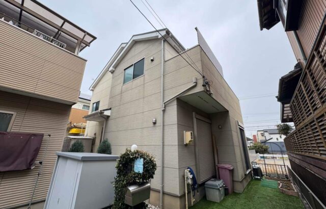外壁塗装　超低汚染ﾘﾌｧｲﾝ弾性1000MS-IR　3分艶　9003ﾎﾜｲﾄﾘﾘｲ　8078ｳｨｻﾞｰﾄﾞｺｯﾊﾟｰ　8083ﾍﾞｲｼﾞｭ　屋根塗装　超低汚染ﾘﾌｧｲﾝ500無機-IR　名古屋市中川区　施工事例　アートペインズ　アステックペイント　施工前