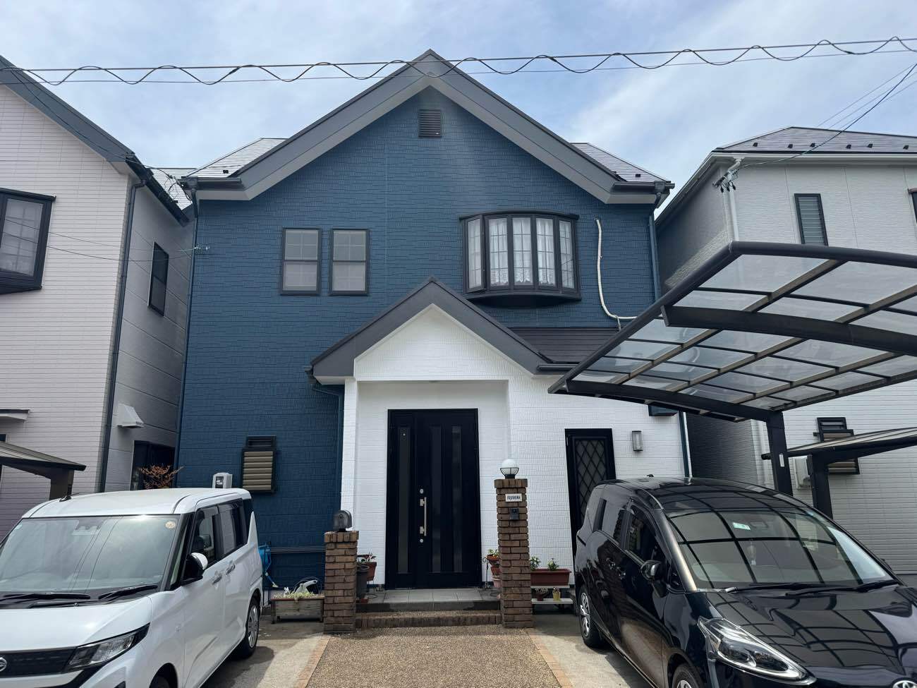 外壁塗装　超低汚染ﾘﾌｧｲﾝ弾性1000MS-IR　ﾏｳﾝﾃﾝﾌﾞﾙｰ　ｼﾙｷｰﾎﾜｲﾄ　屋根塗装　超低汚染ﾘﾌｧｲﾝ500Si-IR　ｽﾚｰﾄｸﾞﾚｰ　一宮市　施工事例　アートペイント　アステックペイント　施工後　完工